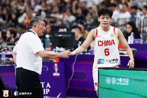 开云体育下载-媒体人：赛前中国女篮姑娘没有笑容 大家要调整心态&amp;继续相信自己