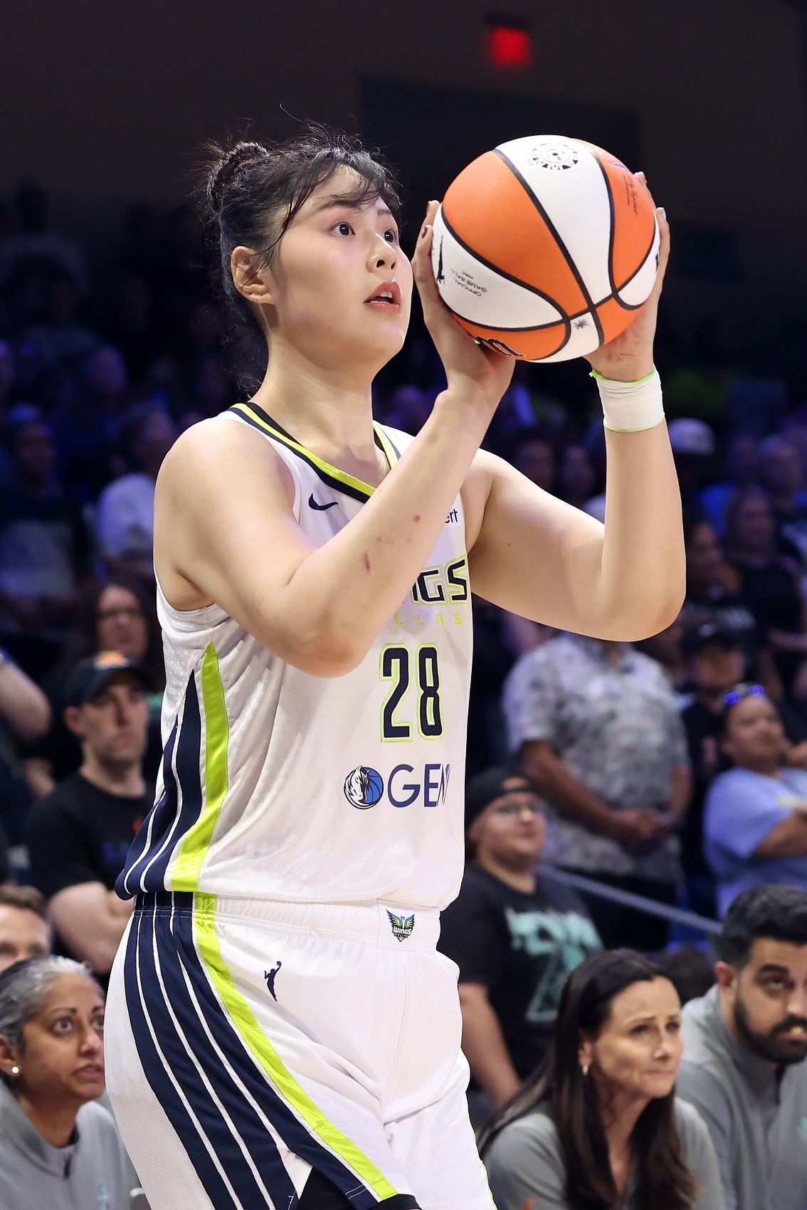 开云体育app-李月汝本赛季先后效力于风暴和飞翼 共出战31场&amp;场均6分4.5板