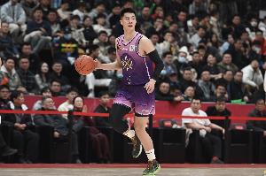 杀伤力不错！朱松玮半场罚球6中6拿到10分2板1断