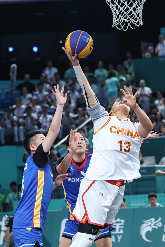 开云体育下载-国庆之夜摘金！中国三人女篮成功卫冕，让传承继续